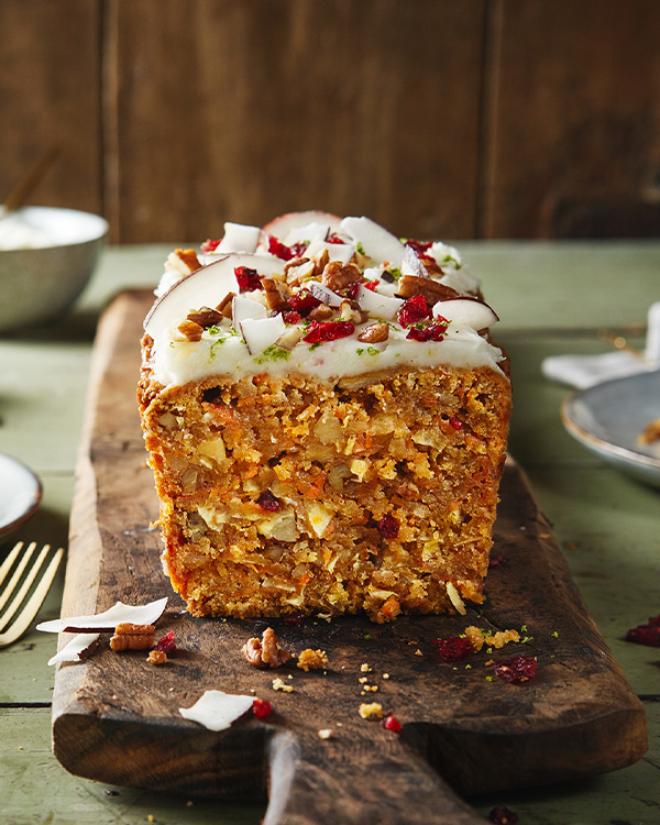 Veganer Karottenkuchen mit Frosting von Byodo